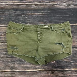 Torrid distressed shorts- size 18